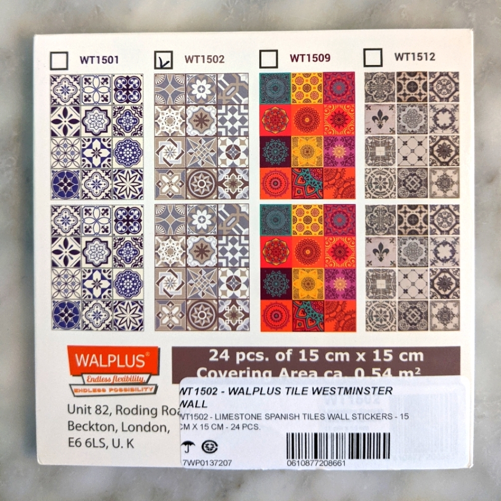 Set of 5 adhesive wallpaper tiles